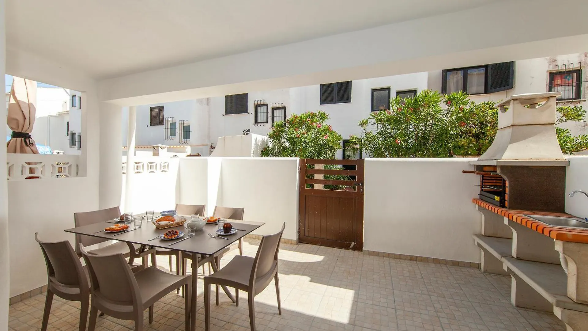 C06 - Water Tower Townhouse With Pool Villa Lagos Holiday home