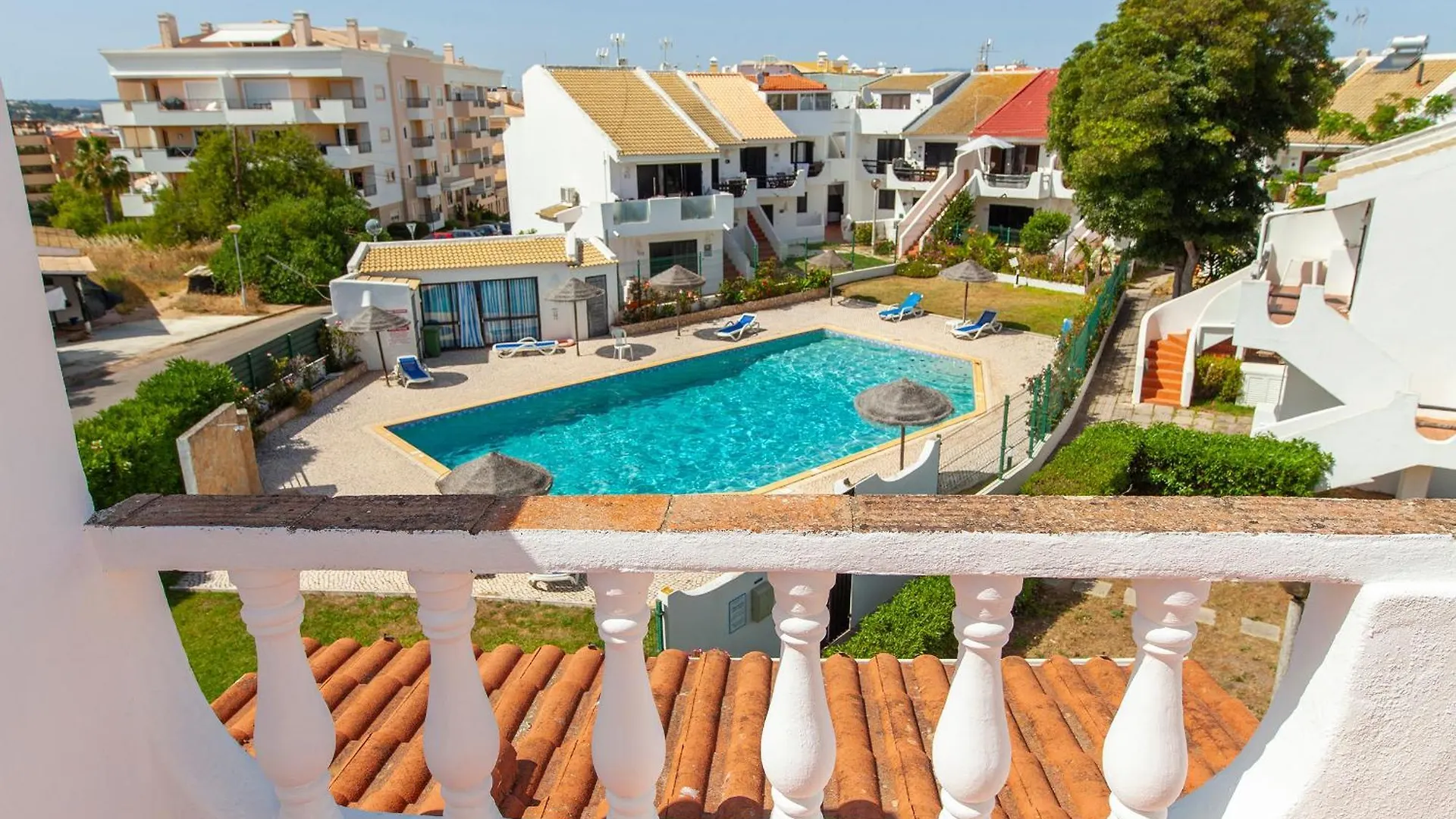הוילה לאגוּ‏ש C06 - Water Tower Townhouse With Pool בית נופש